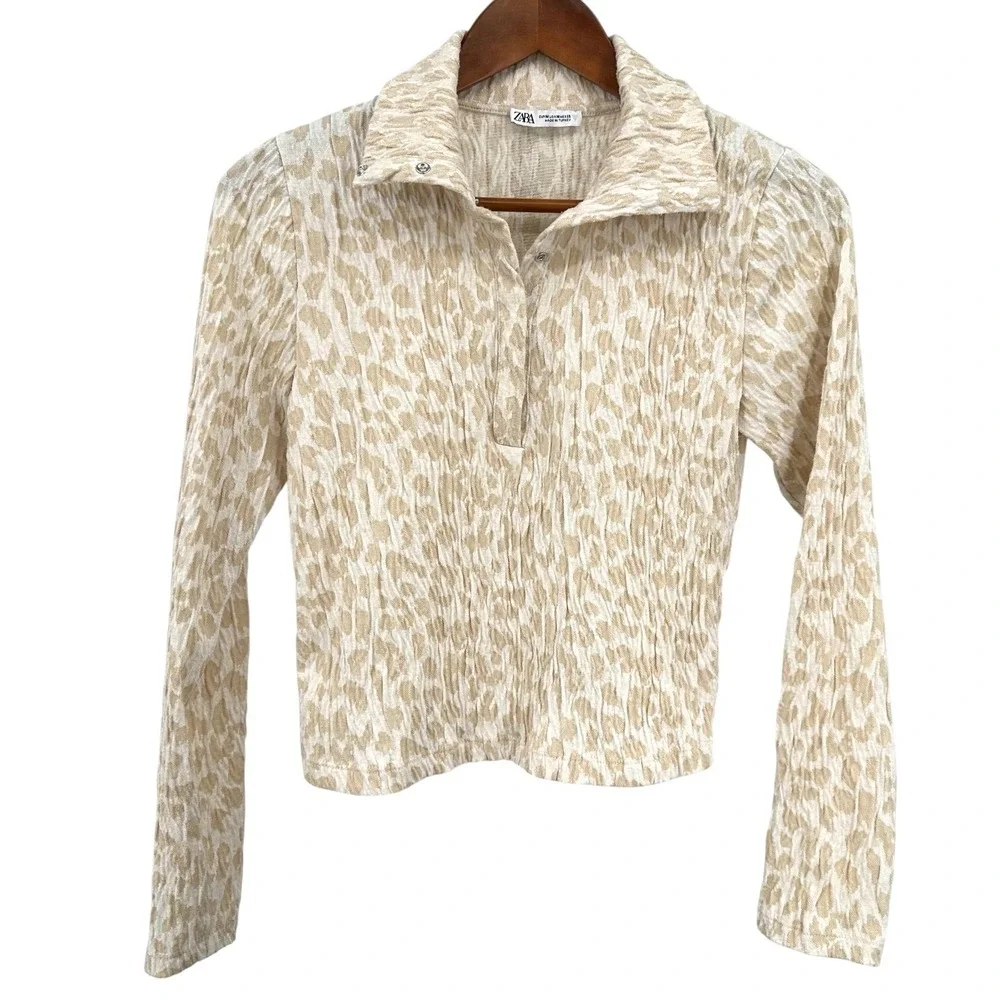 Zara Animal Print Crinkle Blouse Beige & White Long Sleeve Snap Collar Medium